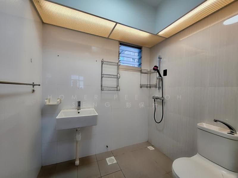 422B Northshore Drive, 422B Northshore Drive, Hougang / Punggol / Sengkang, 4 Bedrooms, 1,249 sqft, HDB Flat For Sale, by Homer Pee Poh Seng 彭保升, 500269823 - Bathroom - PropertyGuru.com.sg