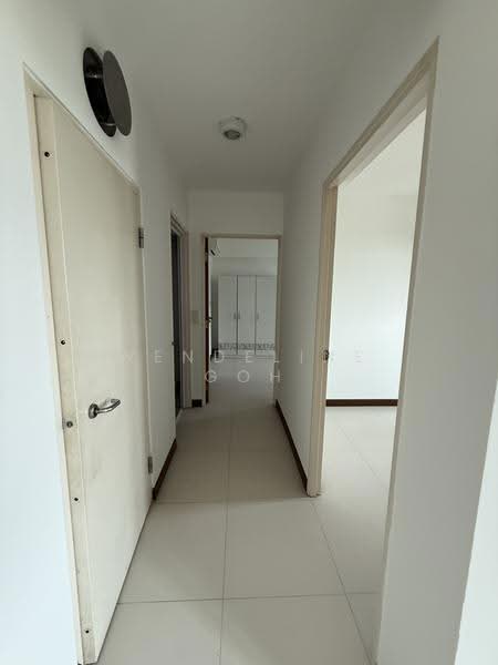 471A Upper Serangoon Crescent, 471A Upper Serangoon Crescent, Hougang / Punggol / Sengkang, 2 Bedrooms, 721 sqft, HDB Flat For Sale, by Wendeline Goh, 500269826 - Corridor - PropertyGuru.com.sg