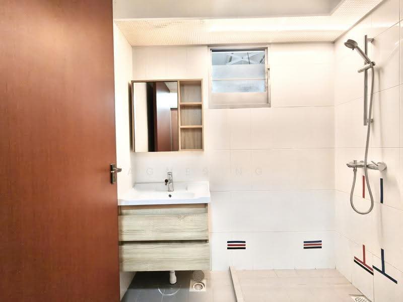 801C Keat Hong Close, 801C Keat Hong Close, Dairy Farm / Bukit Panjang / Choa Chu Kang, 3 Bedrooms, 990 sqft, HDB Flat For Sale, by Agnes Ng, 500269832 - Common Toilet - PropertyGuru.com.sg