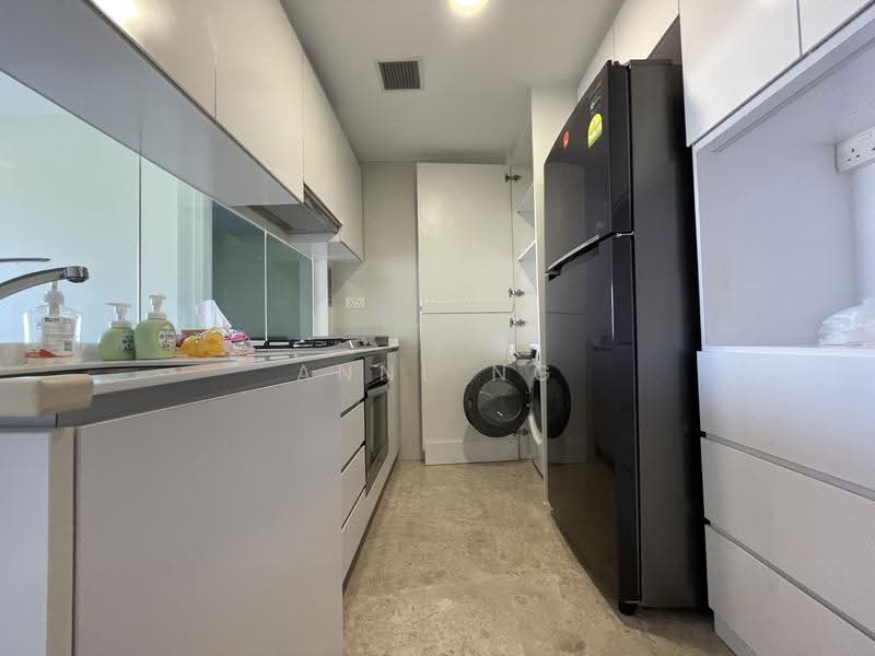 The Lakefront Residences, 42 Lakeside Drive, Boon Lay / Jurong / Tuas, 2 Bedrooms, 721 sqft, Condominium For Sale, by Anne Ng, 500269834 - Kitchen - PropertyGuru.com.sg
