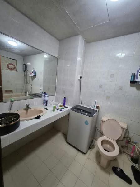 Balestier Regency, 4 Jalan Ampas, Balestier / Toa Payoh, Room Rental, 200 sqft, Apartment For Rent, by Angela Chia, 500269835 - Bathroom - PropertyGuru.com.sg