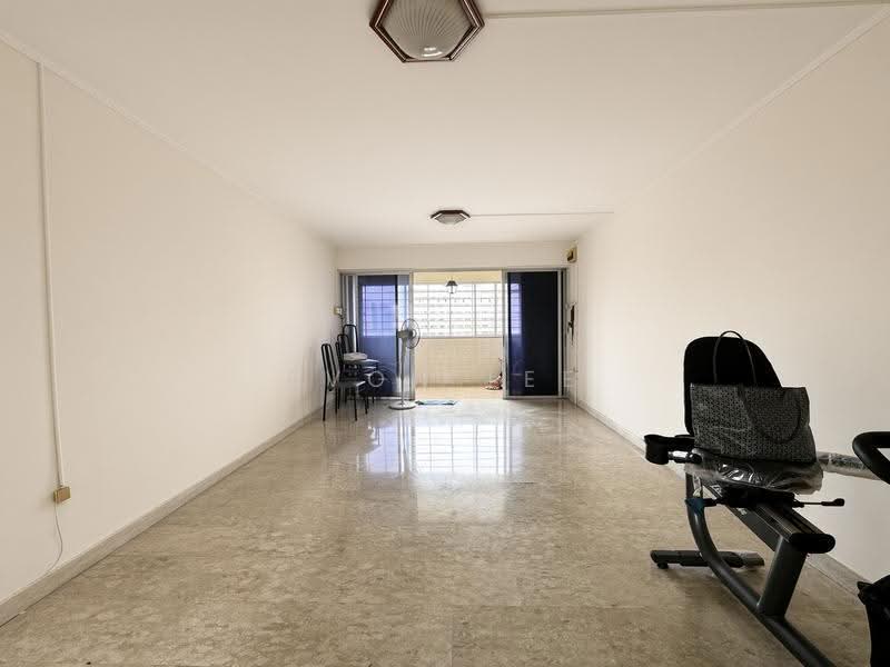 467 Jurong West Street 41, 467 Jurong West Street 41, Boon Lay / Jurong / Tuas, 3 Bedrooms, 1,302 sqft, HDB Flat For Sale, by Evon Lee, 500269838 - Living Room - PropertyGuru.com.sg