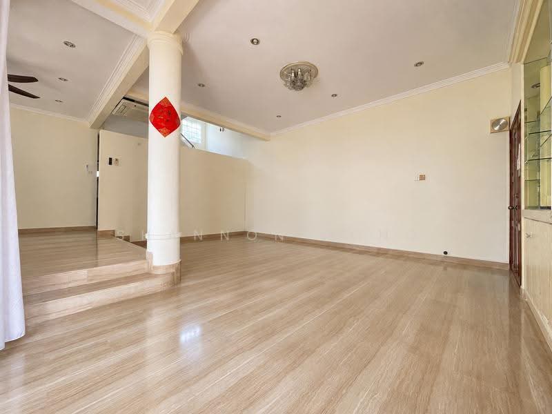 C.H.E.A.P Semi-D house rental . NE Facing. Cul-de-Sac, Eunos / Geylang / Paya Lebar, 5 Bedrooms, 4,000 sqft, Semi-Detached House For Rent, by Shannon Wong, 500269842 - Living Room - PropertyGuru.com.sg