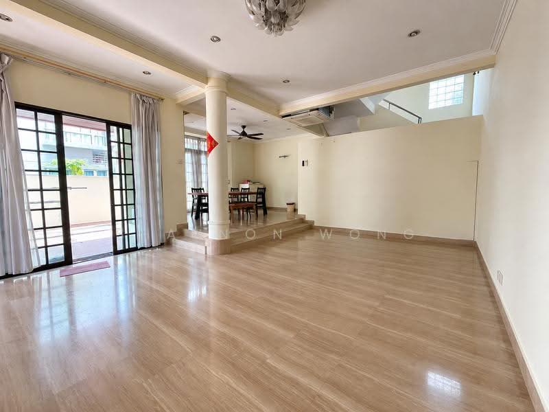 C.H.E.A.P Semi-D house rental . NE Facing. Cul-de-Sac, Eunos / Geylang / Paya Lebar, 5 Bedrooms, 4,000 sqft, Semi-Detached House For Rent, by Shannon Wong, 500269842 - Living Room - PropertyGuru.com.sg