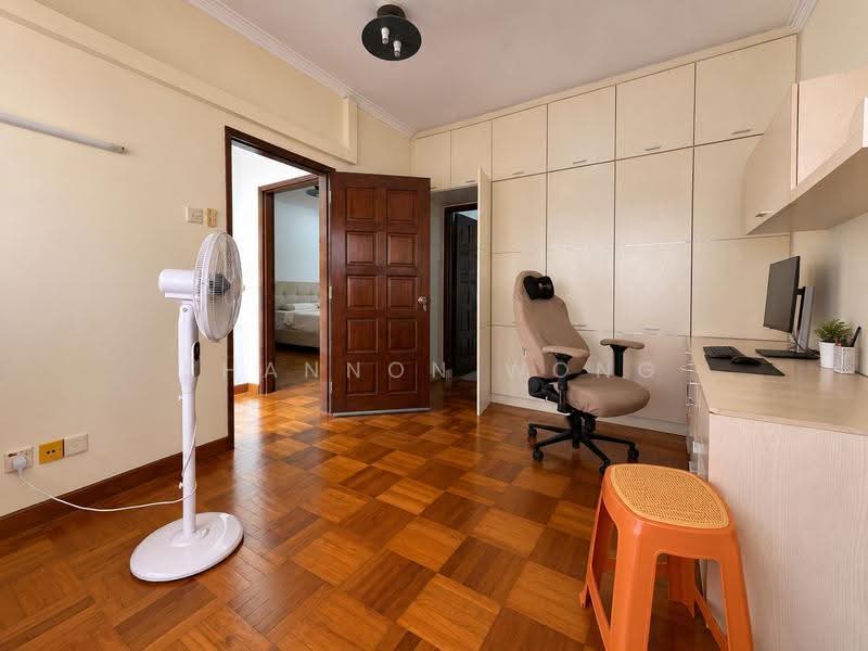 C.H.E.A.P Semi-D house rental . NE Facing. Cul-de-Sac, Eunos / Geylang / Paya Lebar, 5 Bedrooms, 4,000 sqft, Semi-Detached House For Rent, by Shannon Wong, 500269842 - Study - PropertyGuru.com.sg