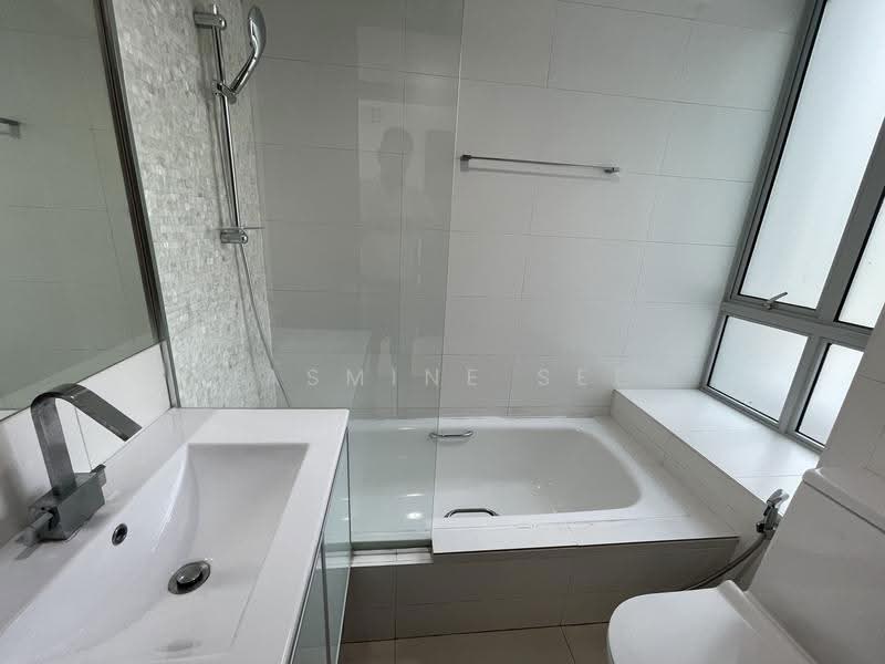Fruition, 3 Mangis Road, East Coast / Marine Parade, 2 Bedrooms, 882 sqft, Condominium For Rent, by Jasmine See, 500269843 - Bathroom - PropertyGuru.com.sg