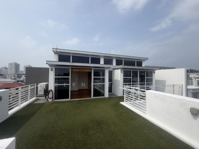 Poshgrove East, 333 East Coast Road, East Coast / Marine Parade, 4 Bedrooms, 2,173 sqft, Condominium For Rent, by Bernice Oh, 500269845 - Exterior - PropertyGuru.com.sg