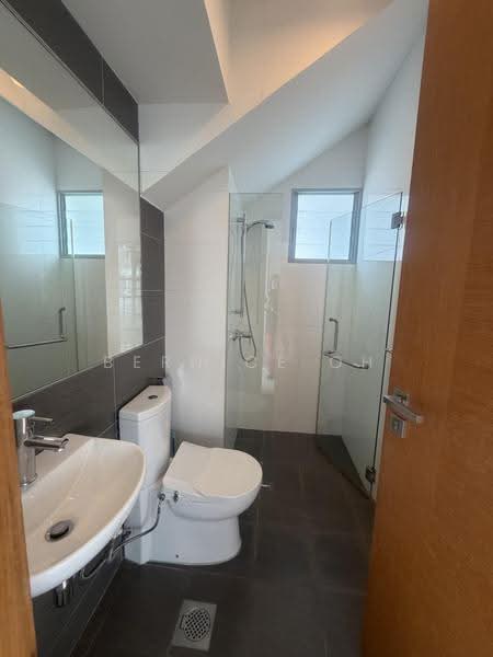 Poshgrove East, 333 East Coast Road, East Coast / Marine Parade, 4 Bedrooms, 2,173 sqft, Condominium For Rent, by Bernice Oh, 500269845 - Bathroom - PropertyGuru.com.sg