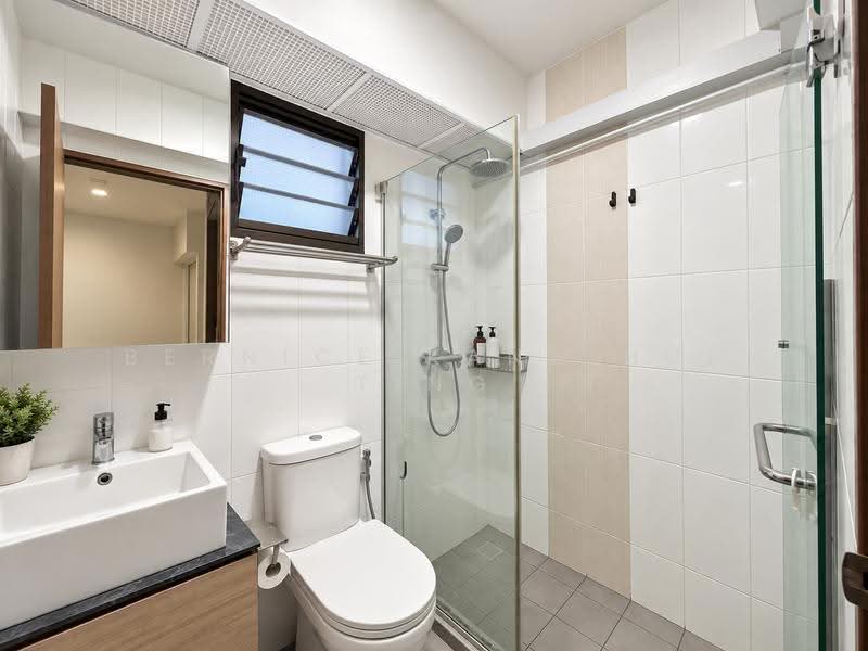 29 Ghim Moh Link, 29 Ghim Moh Link, Tanglin / Holland / Bukit Timah, 3 Bedrooms, 1,001 sqft, HDB Flat For Sale, by Bernice Kang Hui Ting, 500269846 - Bathroom - PropertyGuru.com.sg