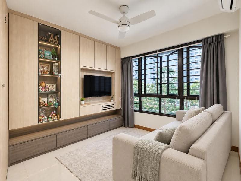 29 Ghim Moh Link, 29 Ghim Moh Link, Tanglin / Holland / Bukit Timah, 3 Bedrooms, 1,001 sqft, HDB Flat For Sale, by Bernice Kang Hui Ting, 500269846 - Living Room - PropertyGuru.com.sg