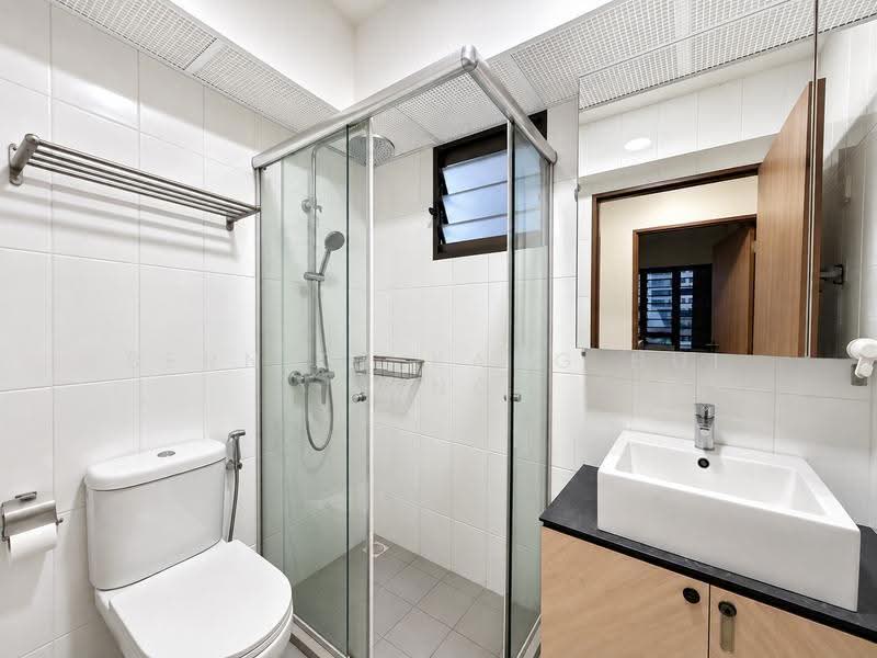 29 Ghim Moh Link, 29 Ghim Moh Link, Tanglin / Holland / Bukit Timah, 3 Bedrooms, 1,001 sqft, HDB Flat For Sale, by Bernice Kang Hui Ting, 500269846 - Bathroom - PropertyGuru.com.sg