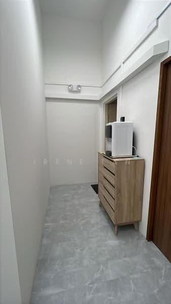 Oxley BizHub, 67 Ubi Road 1, Eunos / Geylang / Paya Lebar, 100 sqft, Light Industrial (B1) For Rent, by Irene Tan, 500269851 - Corridor - CommercialGuru.com.sg