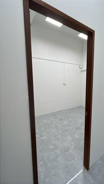 Oxley BizHub, 67 Ubi Road 1, Eunos / Geylang / Paya Lebar, 100 sqft, Light Industrial (B1) For Rent, by Irene Tan, 500269851 - Interior - CommercialGuru.com.sg