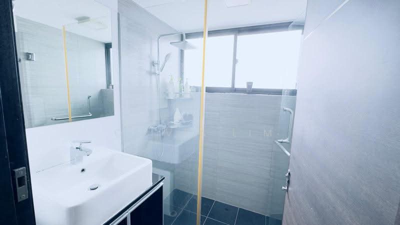 Viva Vista, 3 South Buona Vista Road, Buona Vista / West Coast / Clementi New Town, 2 Bedrooms, 721 sqft, Apartment For Sale, by Olivia Lim, 500269857 - Bathroom - PropertyGuru.com.sg