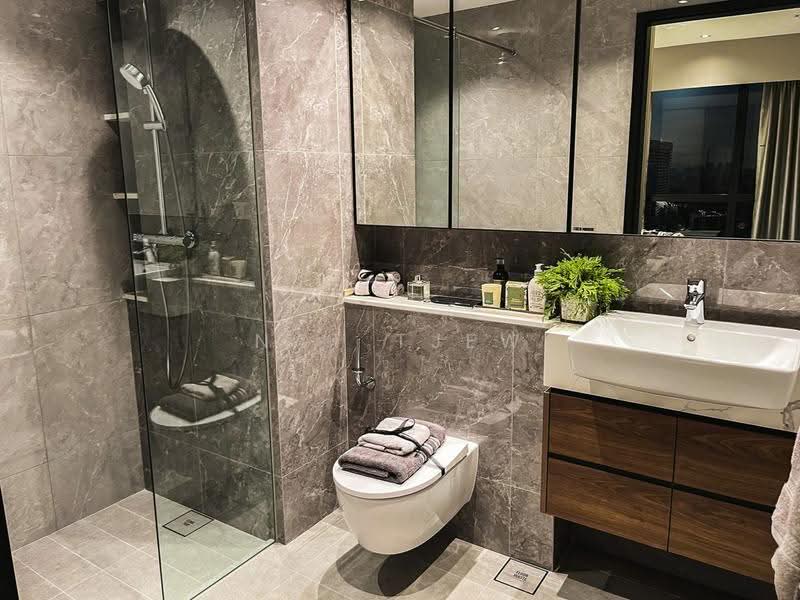 Blossoms By The Park, 9 Slim Barracks Rise, Buona Vista / West Coast / Clementi New Town, 2 Bedrooms, 721 sqft, Condominium For Sale, by Nat Tjew, 500269859 - Bathroom - PropertyGuru.com.sg