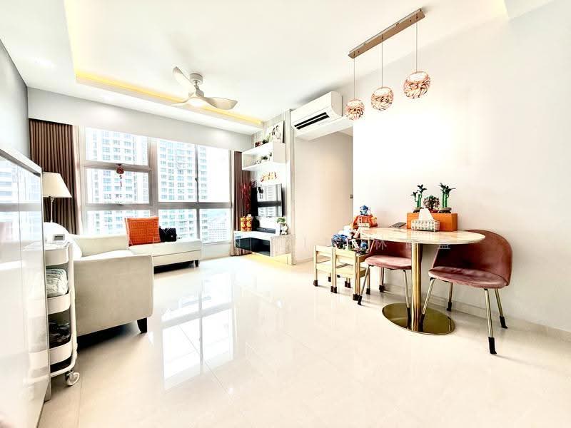 53 Commonwealth Drive, 53 Commonwealth Drive, Alexandra / Commonwealth, 2 Bedrooms, 678 sqft, HDB Flat For Sale, by Jaeson Lin 林暉盛, 500269862 - Living Room - PropertyGuru.com.sg