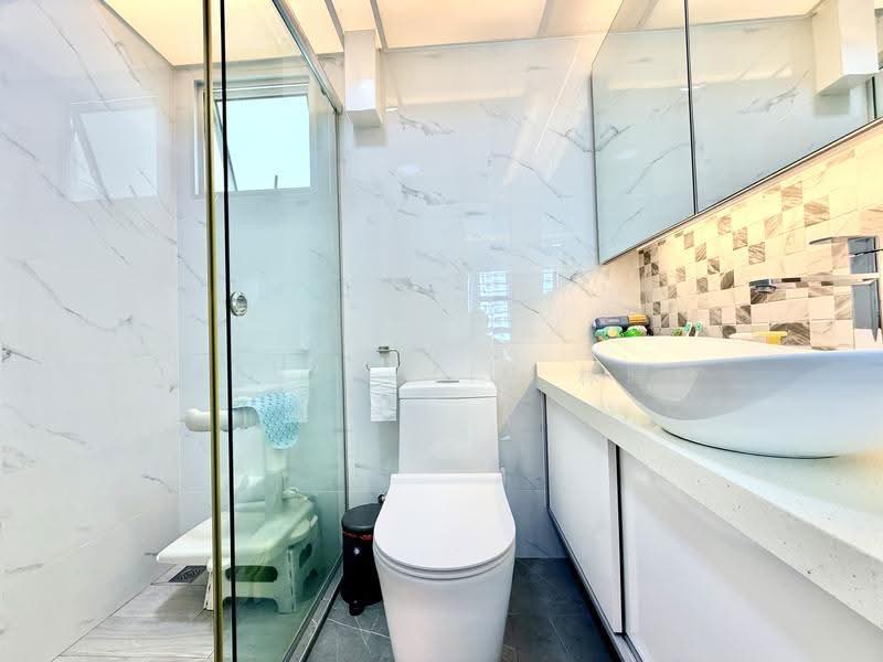 53 Commonwealth Drive, 53 Commonwealth Drive, Alexandra / Commonwealth, 2 Bedrooms, 678 sqft, HDB Flat For Sale, by Jaeson Lin 林暉盛, 500269862 - Bathroom - PropertyGuru.com.sg