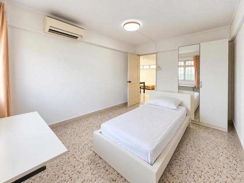 200 Boon Lay Drive, 200 Boon Lay Drive, Boon Lay / Jurong / Tuas, 3 Bedrooms, 1,302 sqft, HDB Flat For Rent, by Rae Ho 何诗蕊, 500269871 - Bedroom - PropertyGuru.com.sg