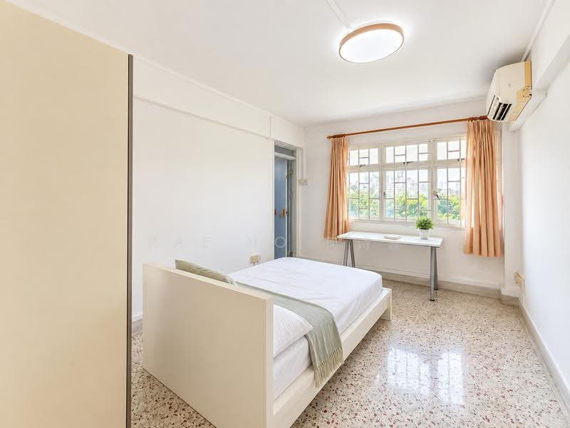 200 Boon Lay Drive, 200 Boon Lay Drive, Boon Lay / Jurong / Tuas, 3 Bedrooms, 1,302 sqft, HDB Flat For Rent, by Rae Ho 何诗蕊, 500269871 - Bedroom - PropertyGuru.com.sg