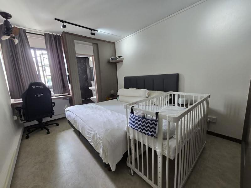 132 Bedok Reservoir Road, 132 Bedok Reservoir Road, Bedok / Upper East Coast, 2 Bedrooms, 904 sqft, HDB Flat For Sale, by Affa Jaffar, 500269872 - Bedroom - PropertyGuru.com.sg