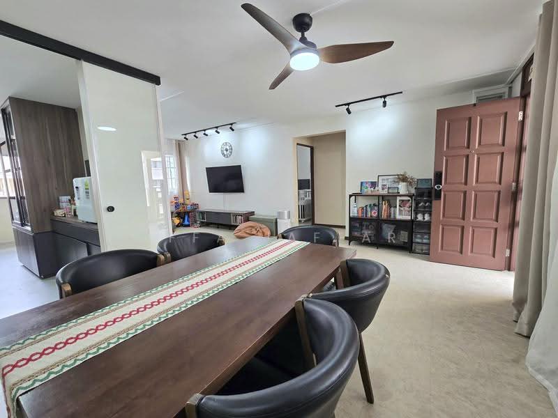 132 Bedok Reservoir Road, 132 Bedok Reservoir Road, Bedok / Upper East Coast, 2 Bedrooms, 904 sqft, HDB Flat For Sale, by Affa Jaffar, 500269872 - Living Room - PropertyGuru.com.sg