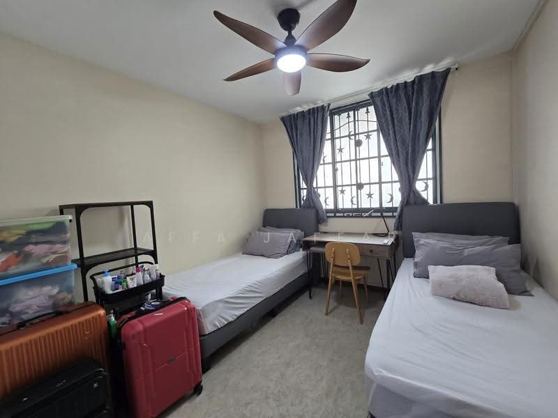 132 Bedok Reservoir Road, 132 Bedok Reservoir Road, Bedok / Upper East Coast, 2 Bedrooms, 904 sqft, HDB Flat For Sale, by Affa Jaffar, 500269872 - Bedroom - PropertyGuru.com.sg