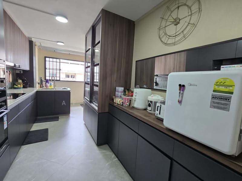 132 Bedok Reservoir Road, 132 Bedok Reservoir Road, Bedok / Upper East Coast, 2 Bedrooms, 904 sqft, HDB Flat For Sale, by Affa Jaffar, 500269872 - Kitchen - PropertyGuru.com.sg