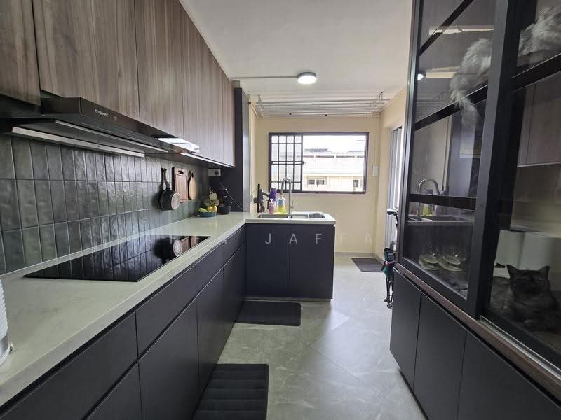 132 Bedok Reservoir Road, 132 Bedok Reservoir Road, Bedok / Upper East Coast, 2 Bedrooms, 904 sqft, HDB Flat For Sale, by Affa Jaffar, 500269872 - Kitchen - PropertyGuru.com.sg