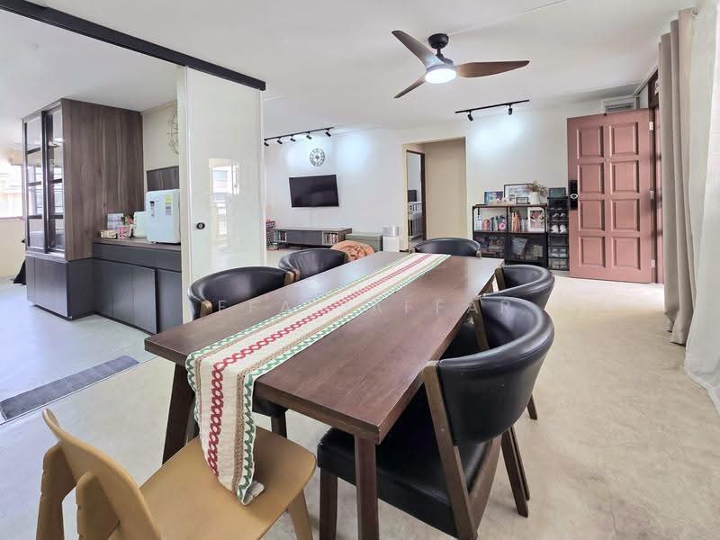 132 Bedok Reservoir Road, 132 Bedok Reservoir Road, Bedok / Upper East Coast, 2 Bedrooms, 904 sqft, HDB Flat For Sale, by Affa Jaffar, 500269872 - Dining Room - PropertyGuru.com.sg
