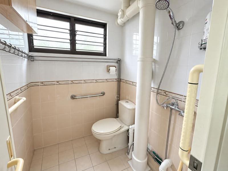 69 Telok Blangah Heights, 69 Telok Blangah Heights, Harbourfront / Telok Blangah, 3 Bedrooms, 980 sqft, HDB Flat For Sale, by Isabel Chiang, 500269881 - Bathroom - PropertyGuru.com.sg