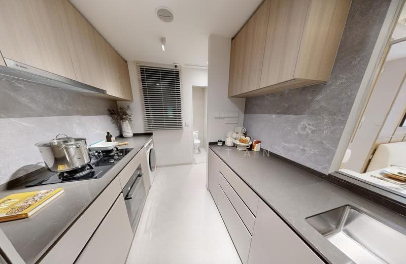 Lucerne Grand, Lakeside Drive, Boon Lay / Jurong / Tuas, 3 Bedrooms, 1,001 sqft, Condominium For Sale, by Irene Tan, 500269883 - Kitchen - PropertyGuru.com.sg