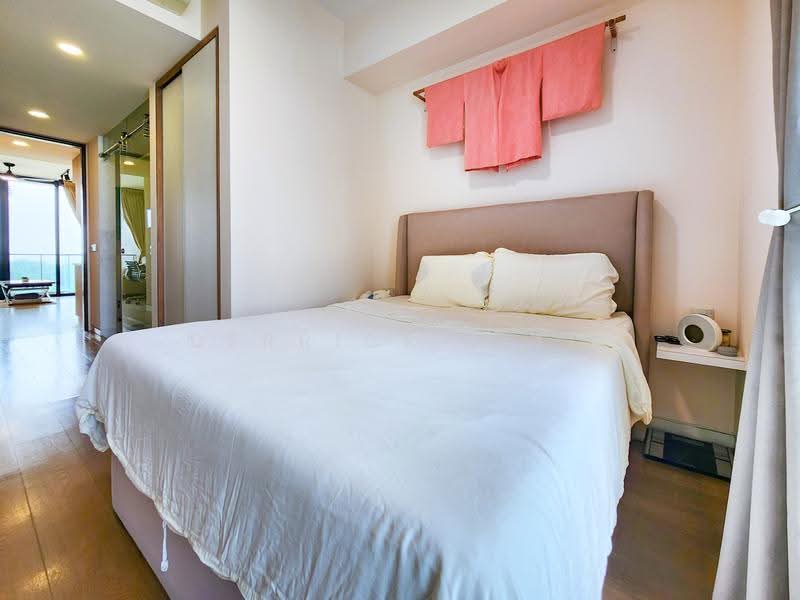 Freehold D15 Unblocked Seaview Dual-Key Duplex | 2 Mins to Katong Park MRT | Unblock Seaview, Fort road, East Coast / Marine Parade, 2 Bedrooms, 829 sqft, Condominium For Sale, by Derrick Liau, 500269894 - L2 Master Bedroom - PropertyGuru.com.sg