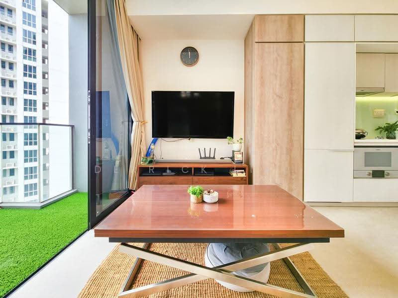 Freehold D15 Unblocked Seaview Dual-Key Duplex | 2 Mins to Katong Park MRT | Unblock Seaview, Fort road, East Coast / Marine Parade, 2 Bedrooms, 829 sqft, Condominium For Sale, by Derrick Liau, 500269894 - Living Room - PropertyGuru.com.sg