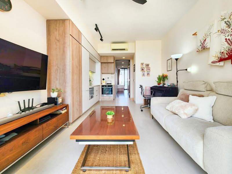 Freehold D15 Unblocked Seaview Dual-Key Duplex | 2 Mins to Katong Park MRT | Unblock Seaview, Fort road, East Coast / Marine Parade, 2 Bedrooms, 829 sqft, Condominium For Sale, by Derrick Liau, 500269894 - Living Room - PropertyGuru.com.sg