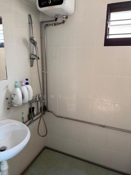 43 Telok Blangah Rise, 43 Telok Blangah Rise, Harbourfront / Telok Blangah, 2 Bedrooms, 753 sqft, HDB Flat For Sale, by Gene Pok, 500269904 - Bathroom - PropertyGuru.com.sg