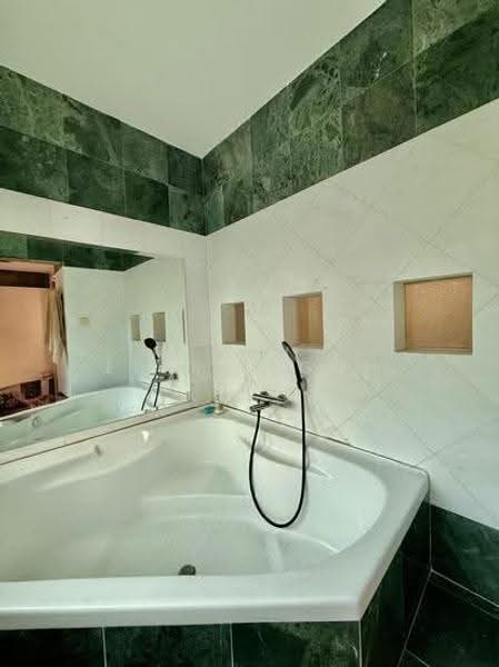 Horizon Towers, 29 Leonie Hill, Orchard / River Valley, 3 Bedrooms, 2,379 sqft, Condominium For Rent, by Elaine Goh, 500269919 - Bathroom - PropertyGuru.com.sg