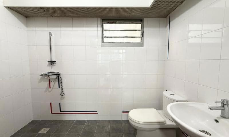 623C Punggol Central, 623C Punggol Central, Hougang / Punggol / Sengkang, 2 Bedrooms, 742 sqft, HDB Flat For Sale, by Elaine Lee, 500269928 - Bathroom - PropertyGuru.com.sg