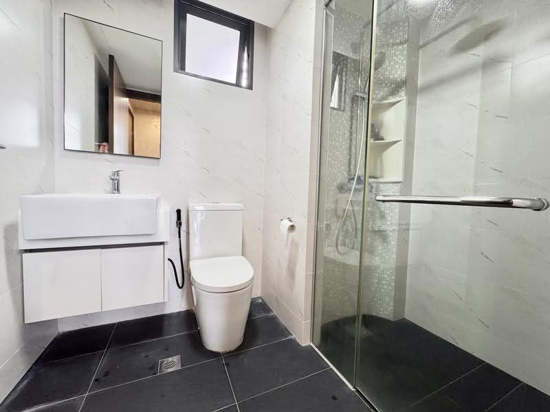 Symphony Suites, 15 Yishun Close, Sembawang / Yishun, 3 Bedrooms, 786 sqft, Condominium For Sale, by Varien Thang Toon Lim, 500269944 - Bathroom - PropertyGuru.com.sg