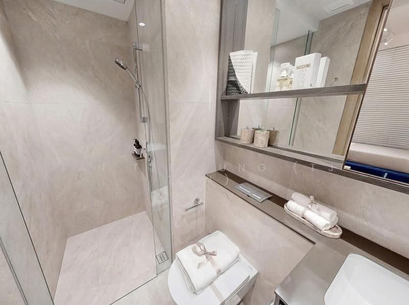 Lucerne Grand, Lakeside Drive, Boon Lay / Jurong / Tuas, 2 Bedrooms, 667 sqft, Condominium For Sale, by Tan Tze Jung (TJ Tan), 500269966 - Bathroom - PropertyGuru.com.sg