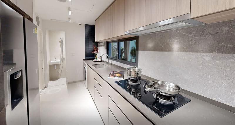 Lucerne Grand, Lakeside Drive, Boon Lay / Jurong / Tuas, 4 Bedrooms, 1,432 sqft, Condominium For Sale, by Tan Tze Jung (TJ Tan), 500269981 - Kitchen - PropertyGuru.com.sg