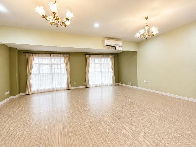 519292, Pasir Ris Heights, Pasir Ris / Tampines, 5 Bedrooms, 2,648 sqft, Condominium For Sale, by S Shahlan, 500269999 - Living Room - PropertyGuru.com.sg