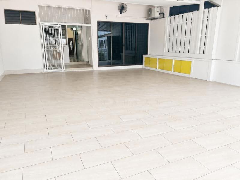 519292, Pasir Ris Heights, Pasir Ris / Tampines, 5 Bedrooms, 2,648 sqft, Condominium For Sale, by S Shahlan, 500269999 - Entrance - PropertyGuru.com.sg