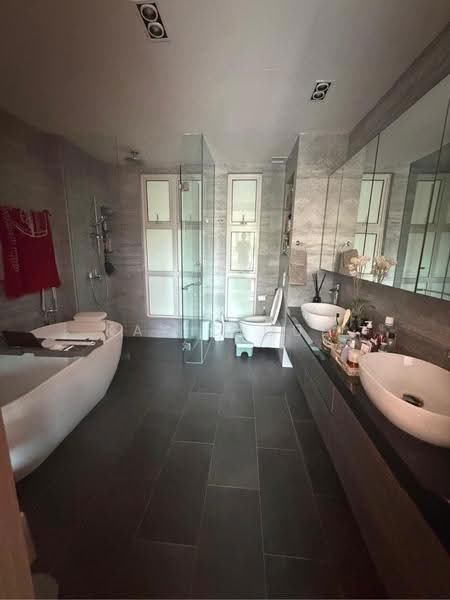 Renovated Freehold Landed Terrace | Near Tavistock MRT | Non-Cluster | D28, Seletar / Yio Chu Kang, 4 Bedrooms, 3,100 sqft, Terraced House For Sale, by Kay Cloud, 500270016 - Bathroom - PropertyGuru.com.sg