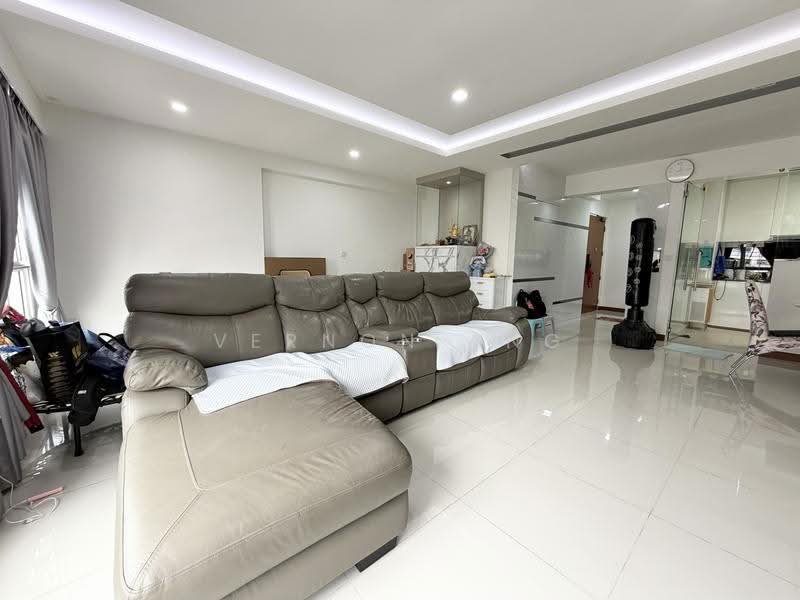 812A Choa Chu Kang Avenue 7, 812A Choa Chu Kang Avenue 7, Dairy Farm / Bukit Panjang / Choa Chu Kang, 3 Bedrooms, 1,216 sqft, HDB Flat For Sale, by Vernon Ang, 500270020 - Living Room - PropertyGuru.com.sg