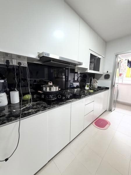 812A Choa Chu Kang Avenue 7, 812A Choa Chu Kang Avenue 7, Dairy Farm / Bukit Panjang / Choa Chu Kang, 3 Bedrooms, 1,216 sqft, HDB Flat For Sale, by Vernon Ang, 500270020 - Kitchen - PropertyGuru.com.sg