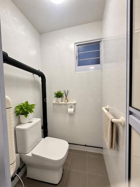 652 Hougang Avenue 8, 652 Hougang Avenue 8, Hougang / Punggol / Sengkang, 2 Bedrooms, 646 sqft, HDB Flat For Sale, by Joavonne Tang, 500270022 - Bathroom - PropertyGuru.com.sg