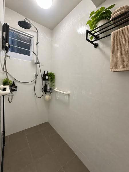652 Hougang Avenue 8, 652 Hougang Avenue 8, Hougang / Punggol / Sengkang, 2 Bedrooms, 646 sqft, HDB Flat For Sale, by Joavonne Tang, 500270022 - Bathroom - PropertyGuru.com.sg