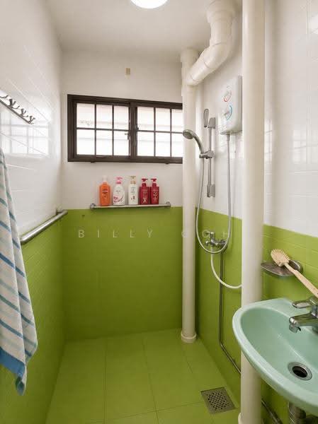 16 Eunos Crescent, 16 Eunos Crescent, Eunos / Geylang / Paya Lebar, 2 Bedrooms, 635 sqft, HDB Flat For Sale, by Billy Goh, 500270085 - Bathroom - PropertyGuru.com.sg