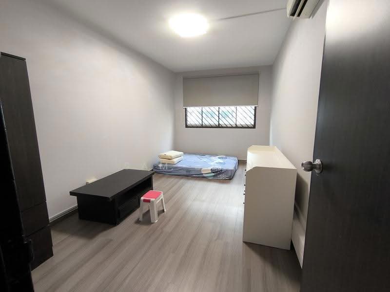 814 Jurong West Street 81, 814 Jurong West Street 81, Boon Lay / Jurong / Tuas, 4 Bedrooms, 1,119 sqft, HDB Flat For Rent, by Sam Chin, 500270086 - Bedroom - PropertyGuru.com.sg