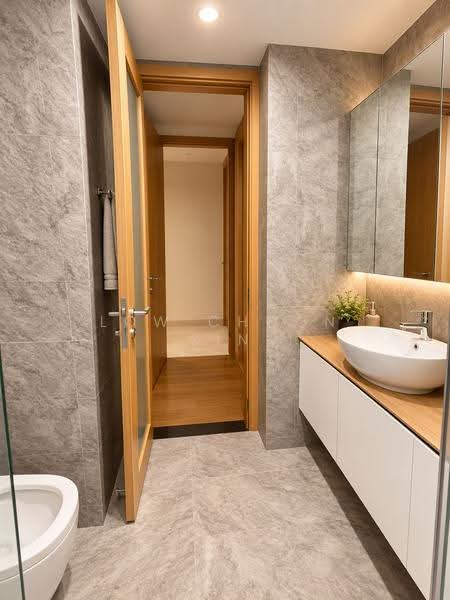Amaryllis Ville, 20 Newton Road, Newton / Novena, 3 Bedrooms, 958 sqft, Condominium For Sale, by Low Choon Sin, 500270107 - Bathroom - PropertyGuru.com.sg